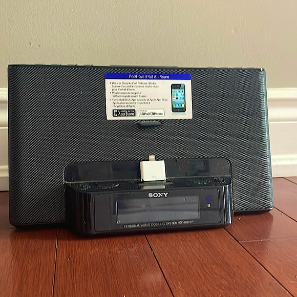 SONY personal docking system ICF-CS15iP - Picture 1 of 6